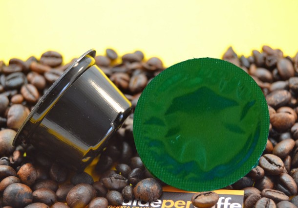 Prima Capsula Compostabile per caffè Espresso