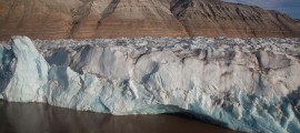 Kronebreen, ghiacciaio situato nelle isole Svalbard in Norvegia