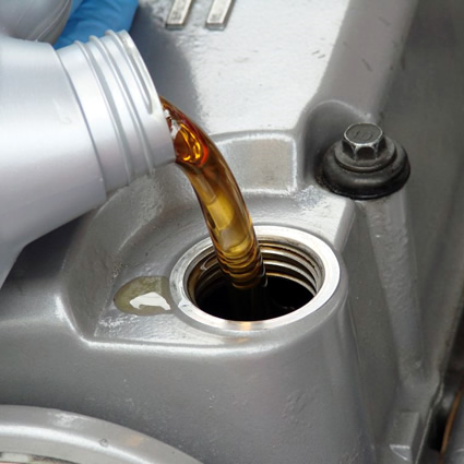 olio per motori, olio per motori biodegradabile, olio motori biodegradabile, olio motore ecologico, g-oil olio motore, olio motore g-oil