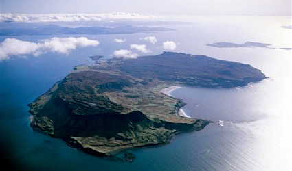 eigg_scozia_highlands_isola_sostenibile_indipendenza_elettrica_produrre_energia_elettrica_autonomia_energetica_efficienza